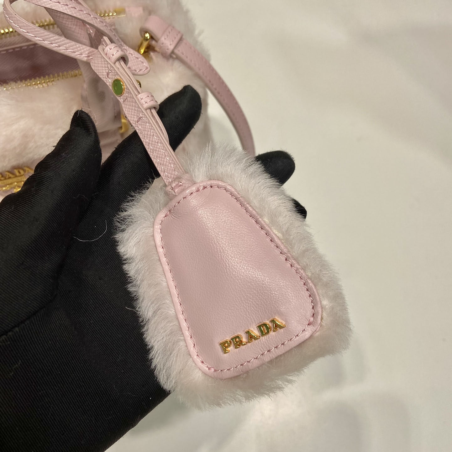Prada Galleria Shearling Mini-Tasche - EUR FASHION