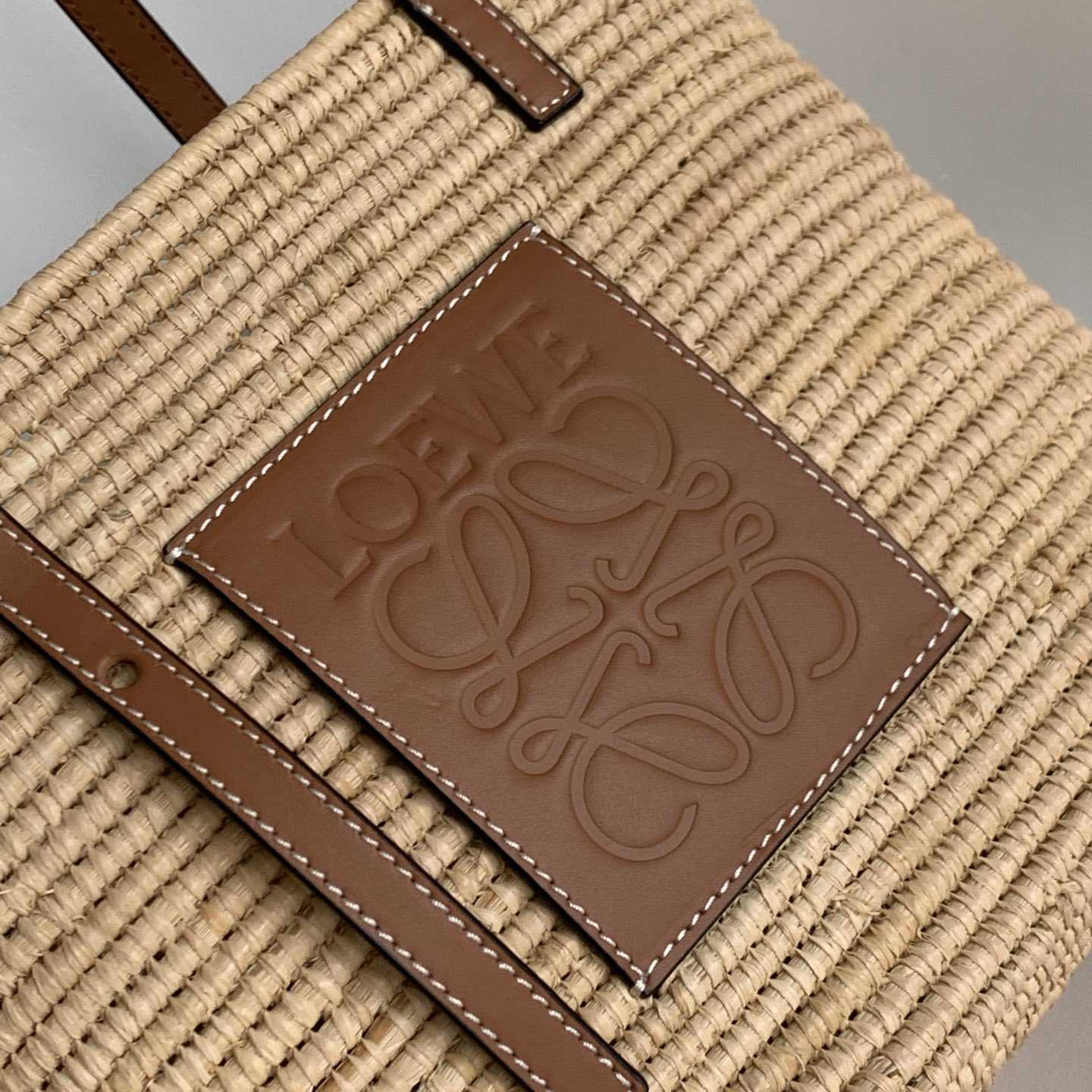 Loewe Kleine quadratische Korbtasche aus Bast und Kalbsleder (30*21*11 cm) - EUR FASHION