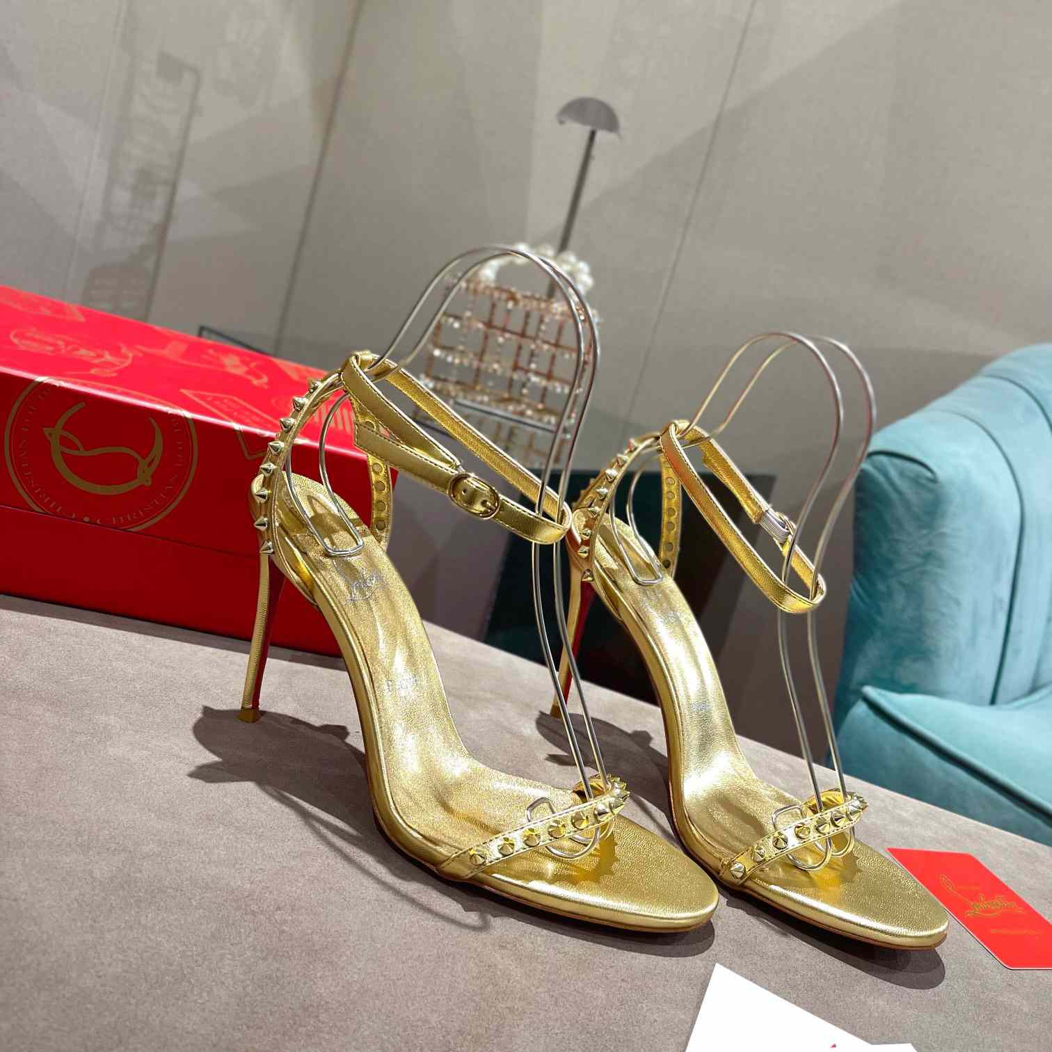 Christian Louboutin So Me Sandale - EUR FASHION