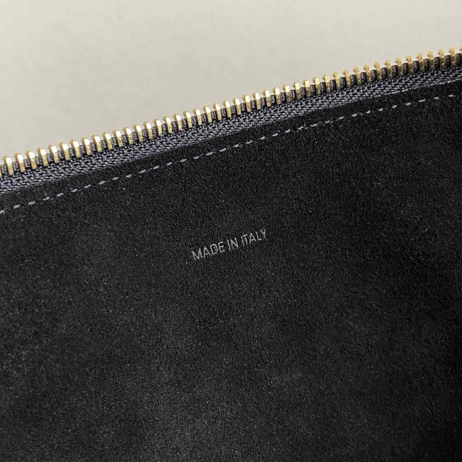 Celine Large Romy aus geschmeidigem Kalbsleder in Schwarz - EUR FASHION