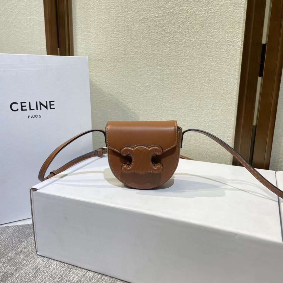 Celine Mini Besace Cuir Triomphe aus glattem Kalbsleder (11-10-5 cm) - EUR FASHION