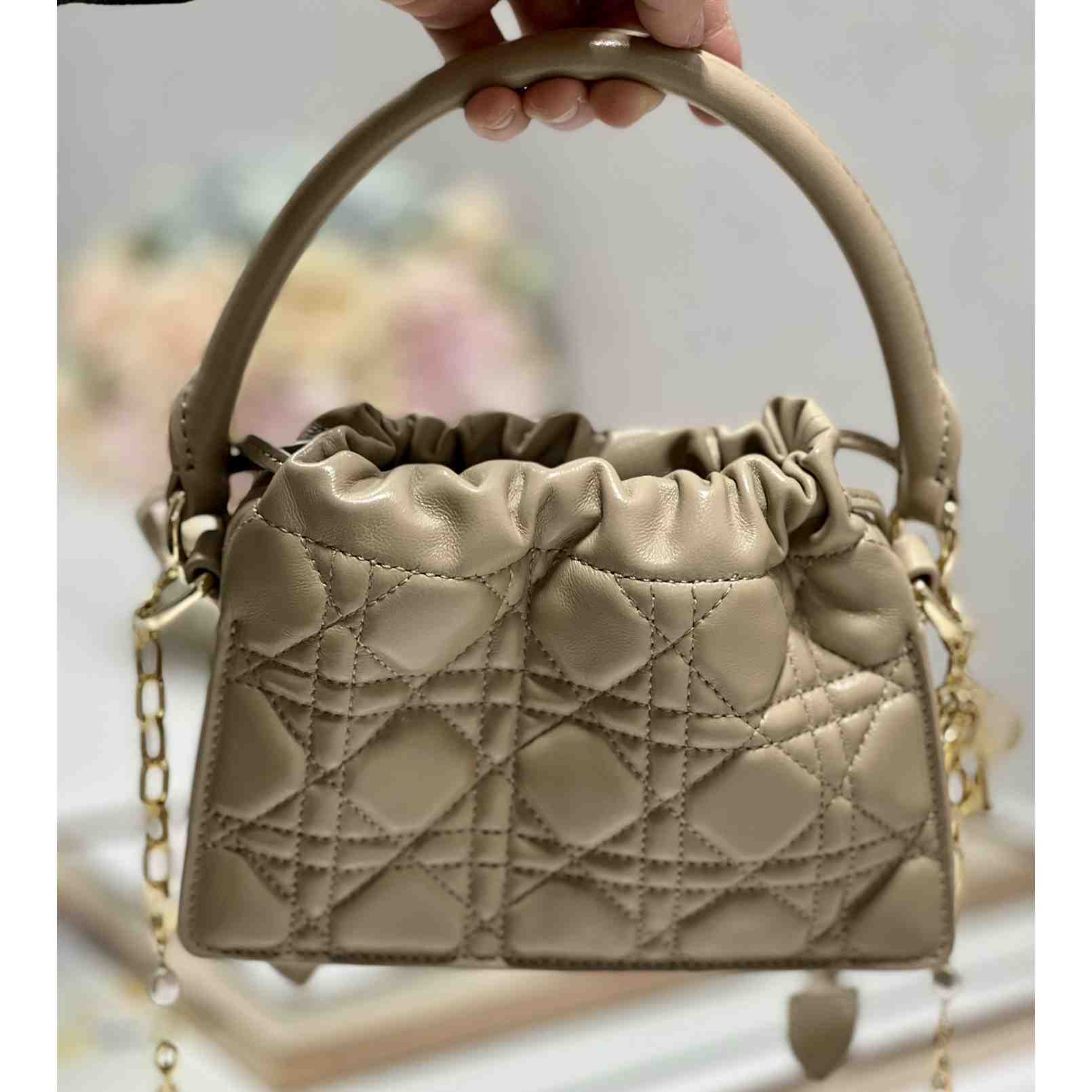 Dior Lady Dior Minitasche mit Kordelzug und Tragegriff oben - EUR FASHION