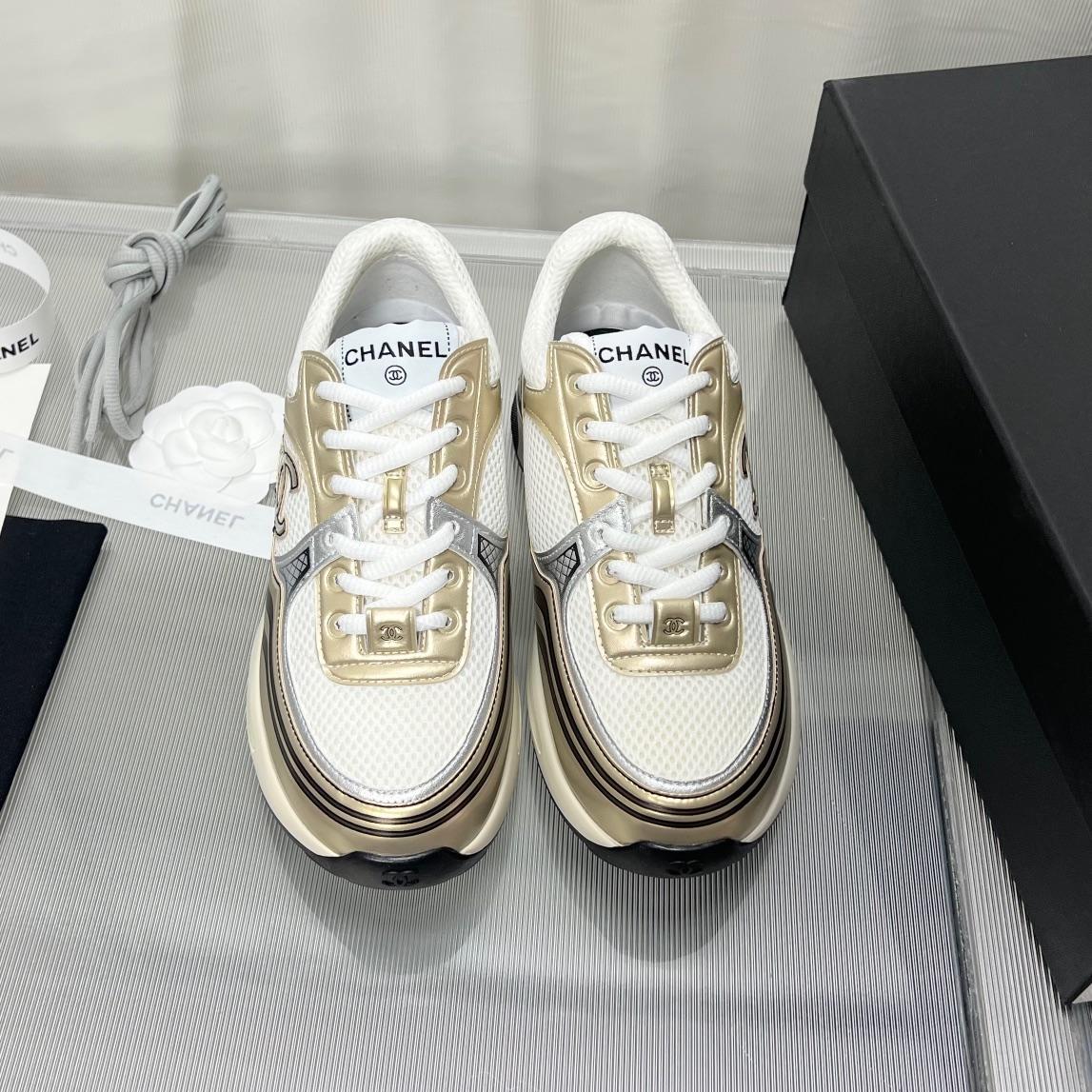 Chanel-Sneaker aus Stoff und Laminat - EUR FASHION