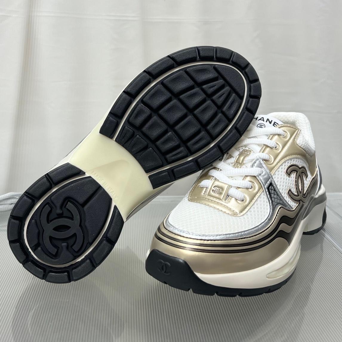 Chanel-Sneaker aus Stoff und Laminat - EUR FASHION