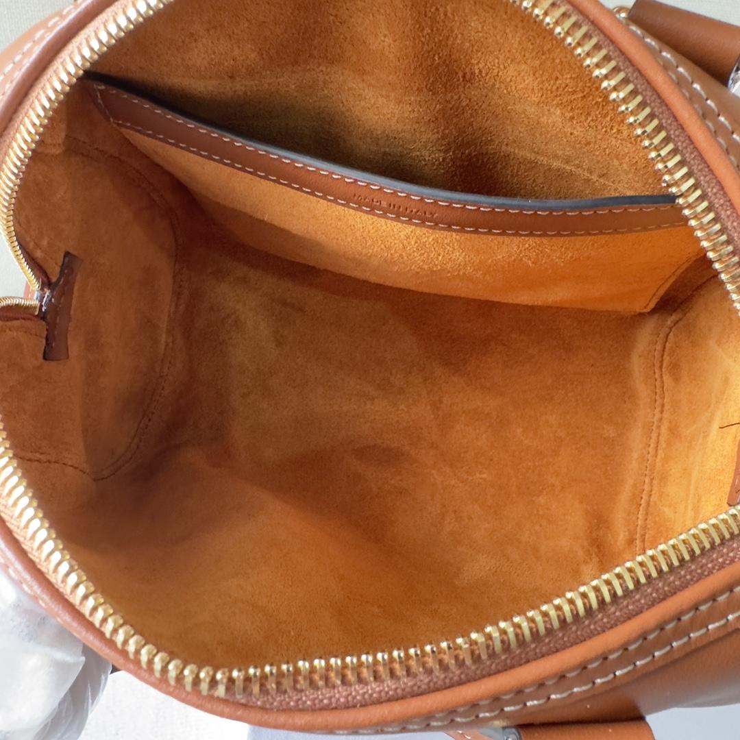 Celine Small Boston Cuir Triomphe aus glattem, hellbraunem Kalbsleder - EUR FASHION