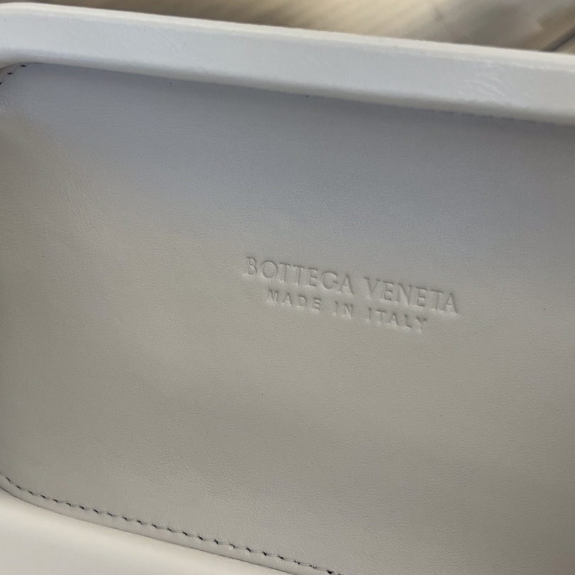 Bottega Veneta Knoten am Riemen - EUR FASHION
