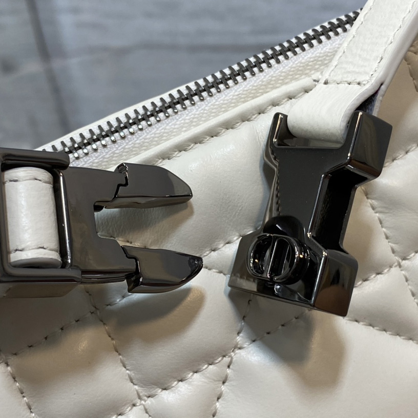 Kleine Diortravel Nomad-Tasche von Dior - EUR FASHION