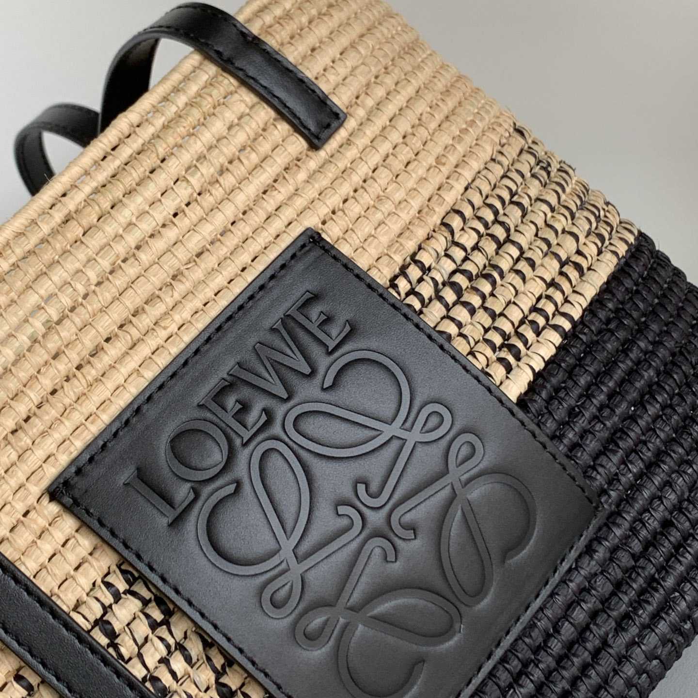 Loewe Kleine quadratische Korbtasche aus Bast und Kalbsleder (30*21*11 cm) - EUR FASHION