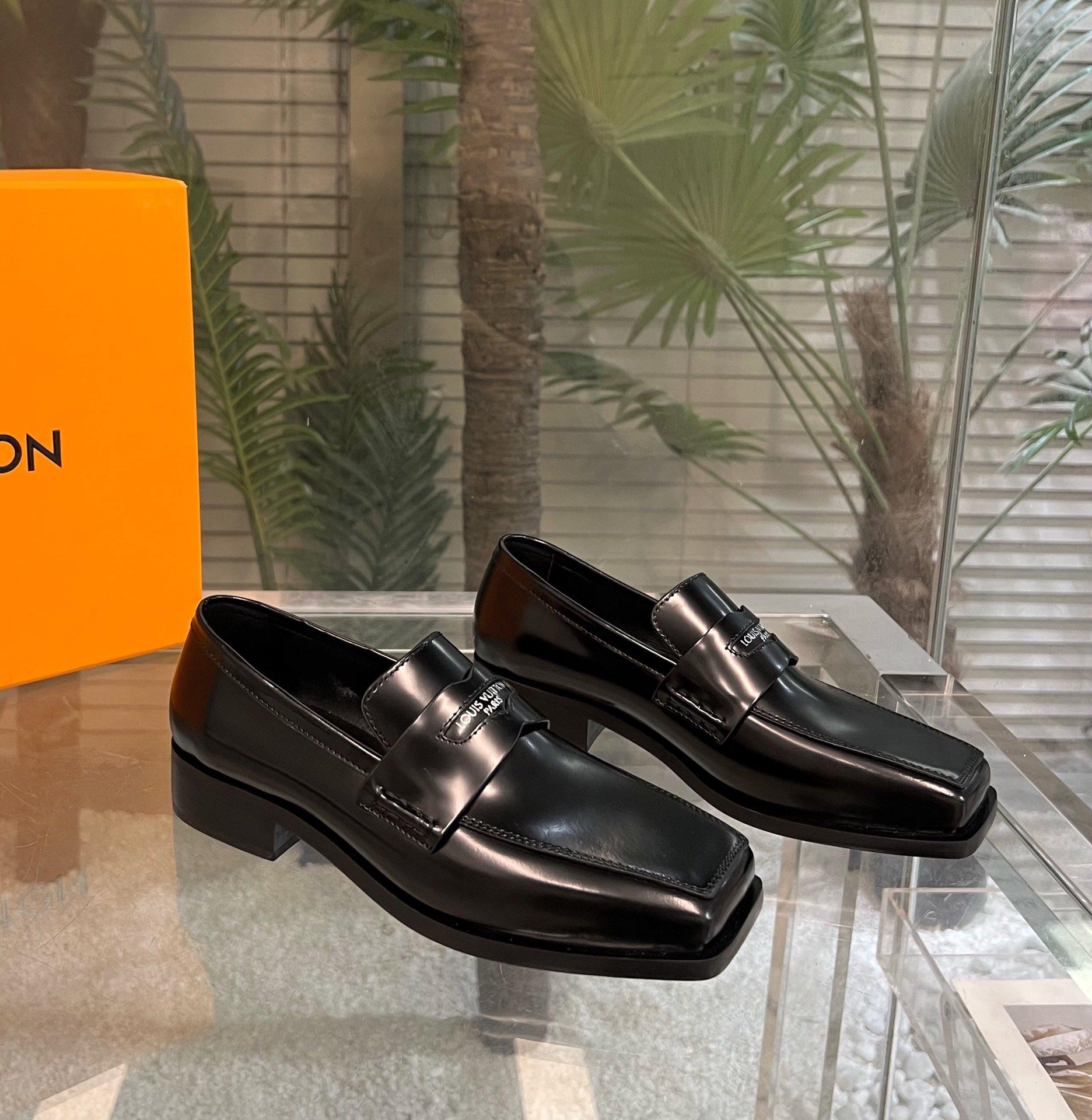 Louis Vuitton Connelly Flacher Loafer 1AAOKF - EUR FASHION