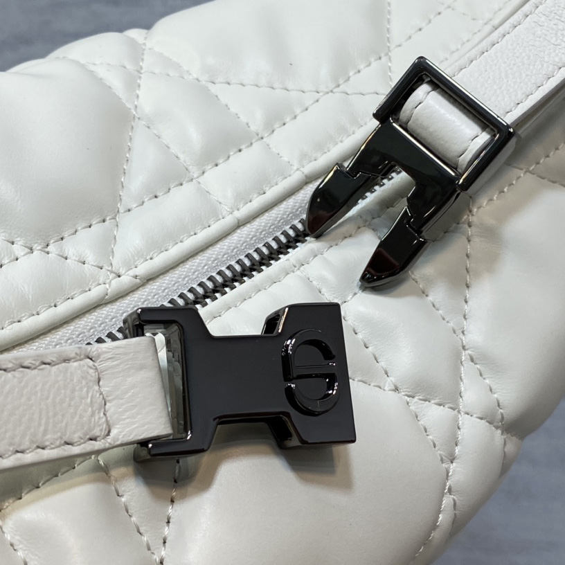 Dior Mittelgroße Diortravel Nomad-Tasche - EUR FASHION