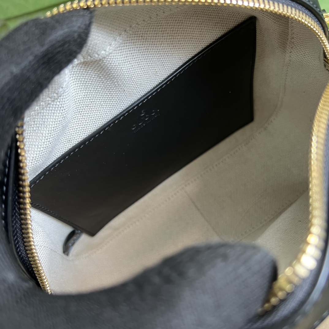 Kleine Gucci GG Matelassé-Tasche (21,5–17–7,5 cm) - EUR FASHION