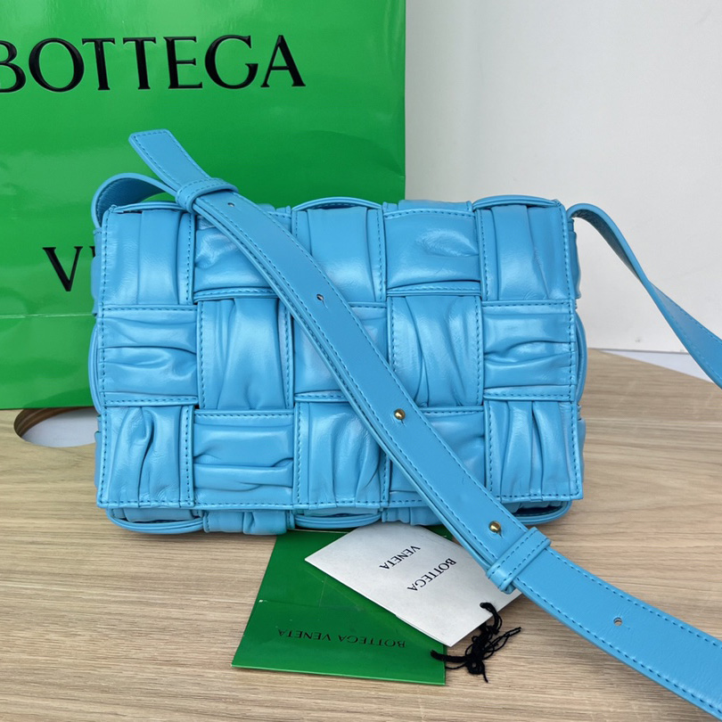 Bottega Veneta „Cassette Foulard“ Umhängetasche aus Intreccio-Leder - EUR FASHION