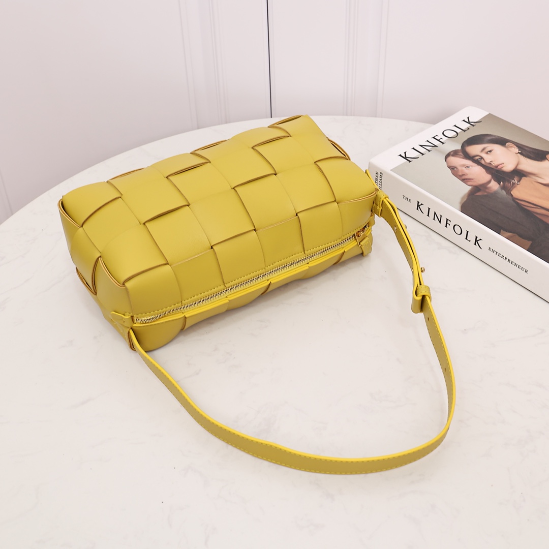 Bottega Veneta Ziegelkassette - EUR FASHION