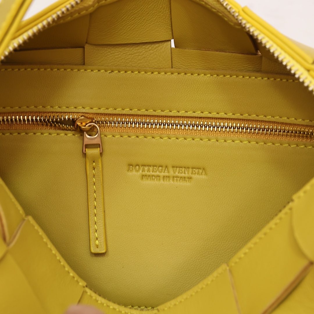 Bottega Veneta Ziegelkassette - EUR FASHION