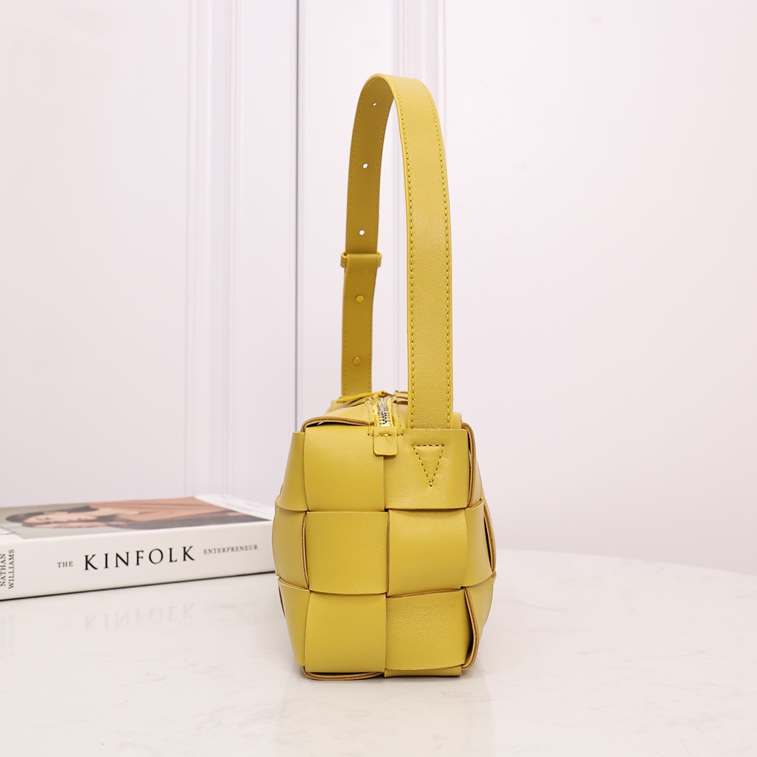 Bottega Veneta Ziegelkassette - EUR FASHION