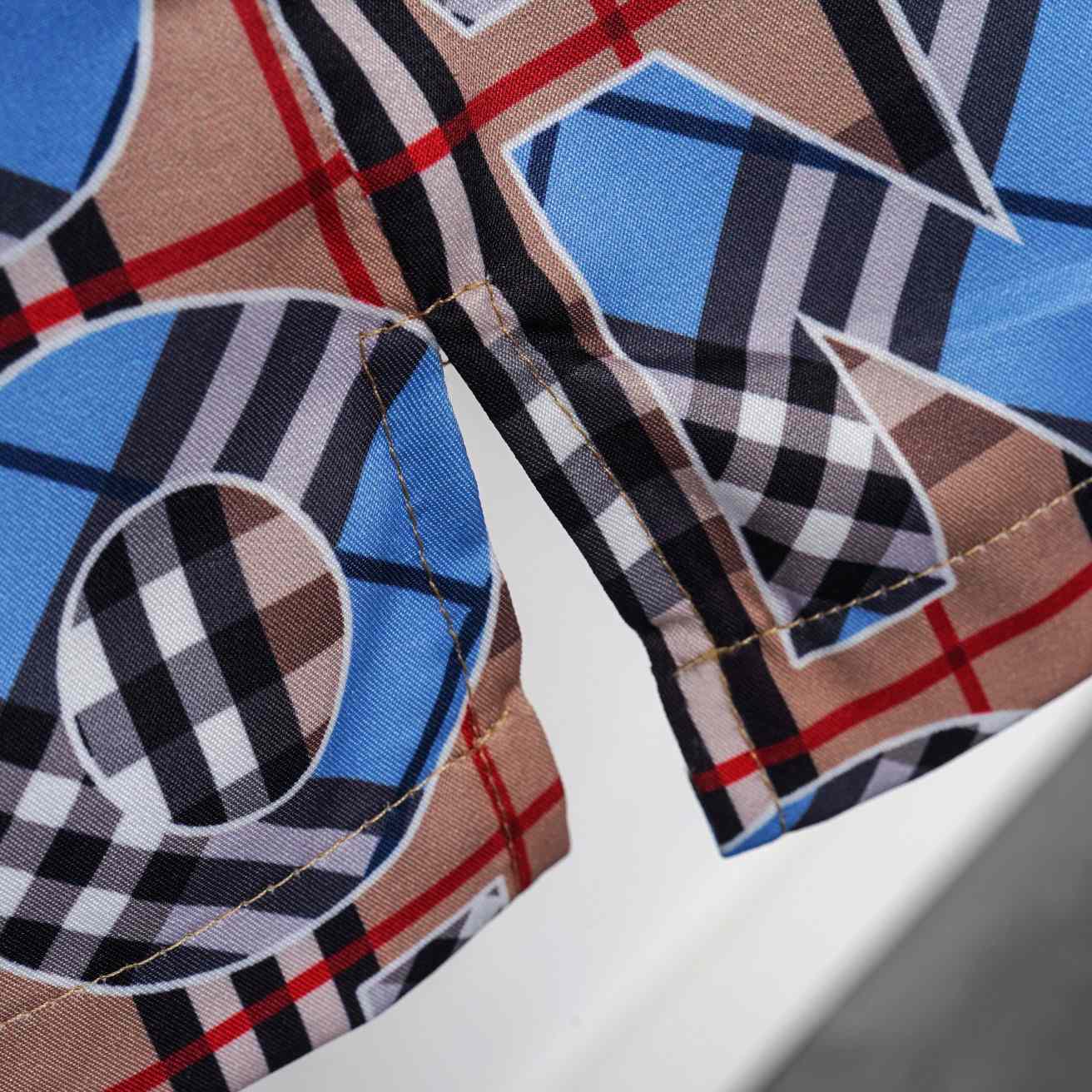 Burberry Vintage Check Logo Kurzarmhemd und Shorts - EUR FASHION