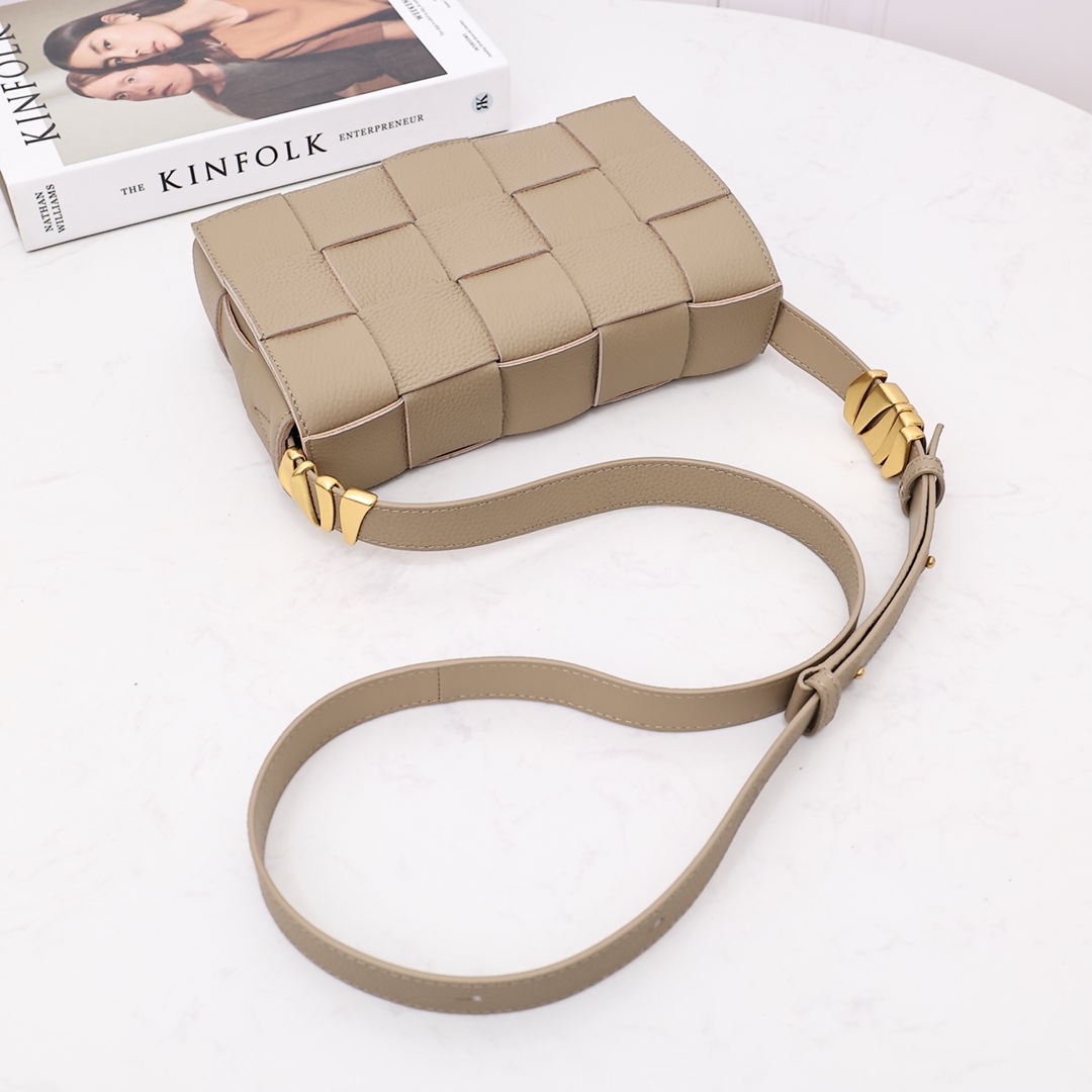 Bottega Veneta Kassette - EUR FASHION