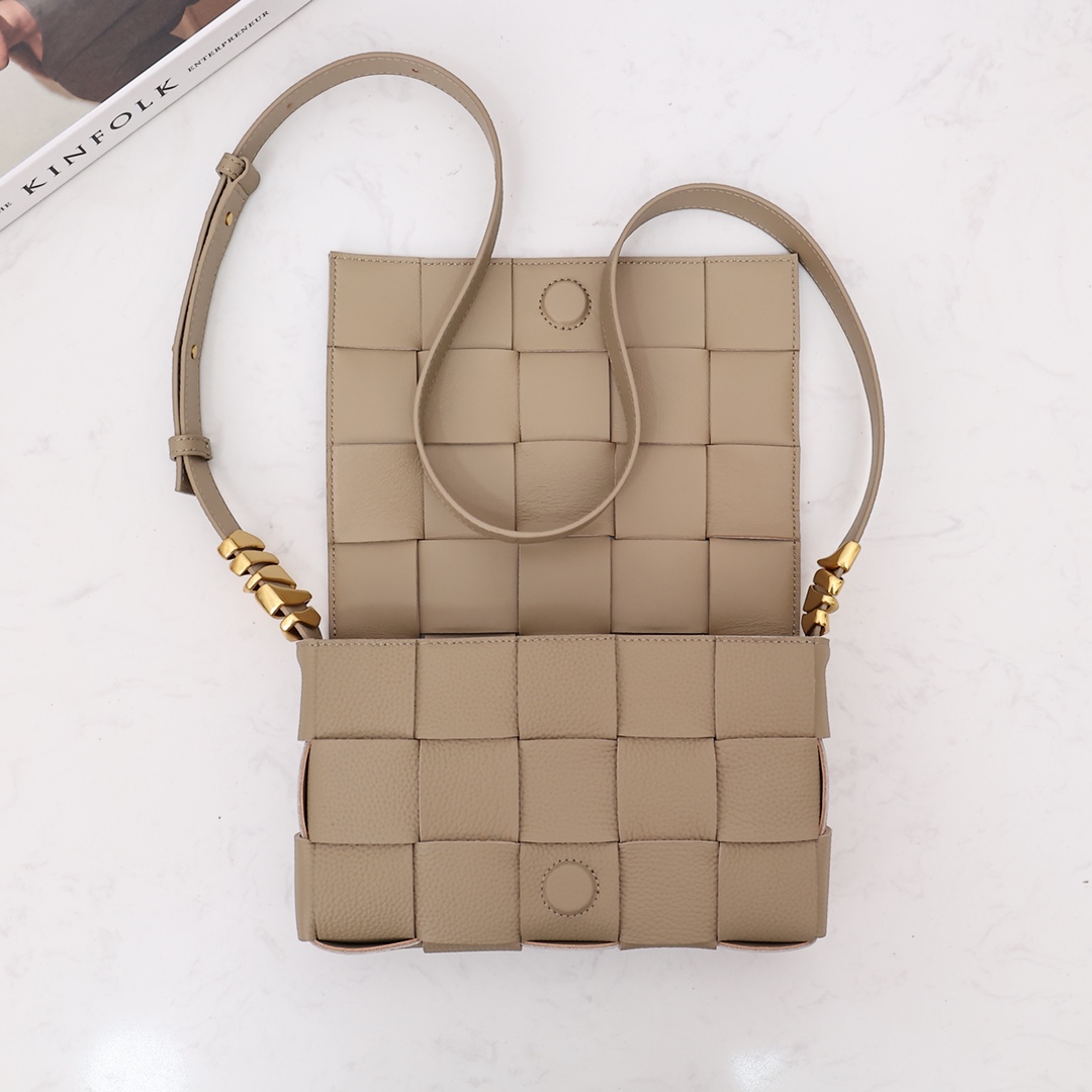 Bottega Veneta Kassette - EUR FASHION