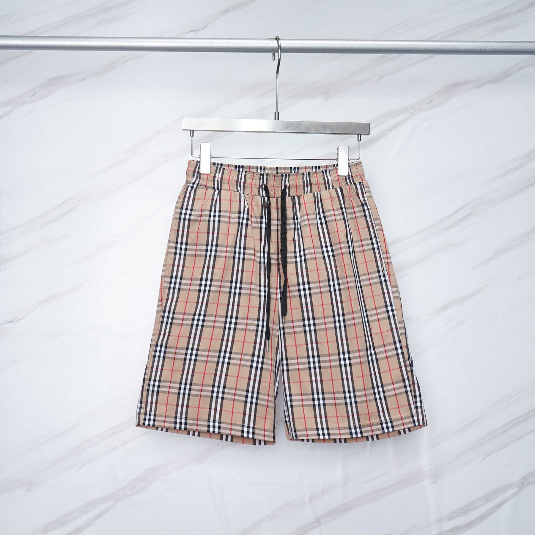 Kurzärmliges Burberry-Hemd und Shorts aus kariertem Baumwollpopeline - EUR FASHION