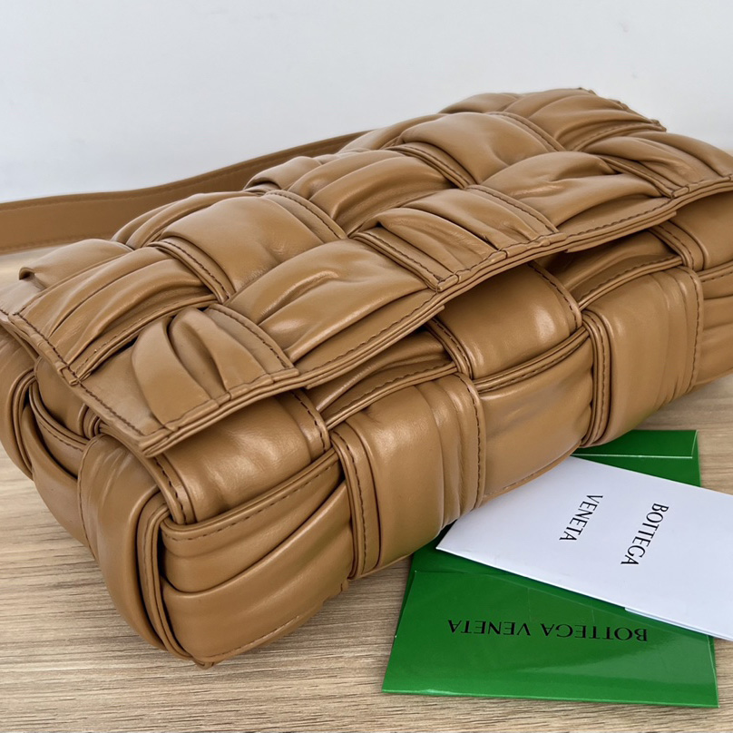 Bottega Veneta „Cassette Foulard“ Umhängetasche aus Intreccio-Leder - EUR FASHION