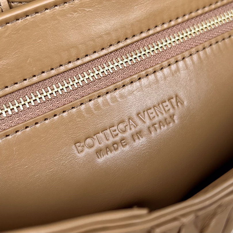 Bottega Veneta „Cassette Foulard“ Umhängetasche aus Intreccio-Leder - EUR FASHION