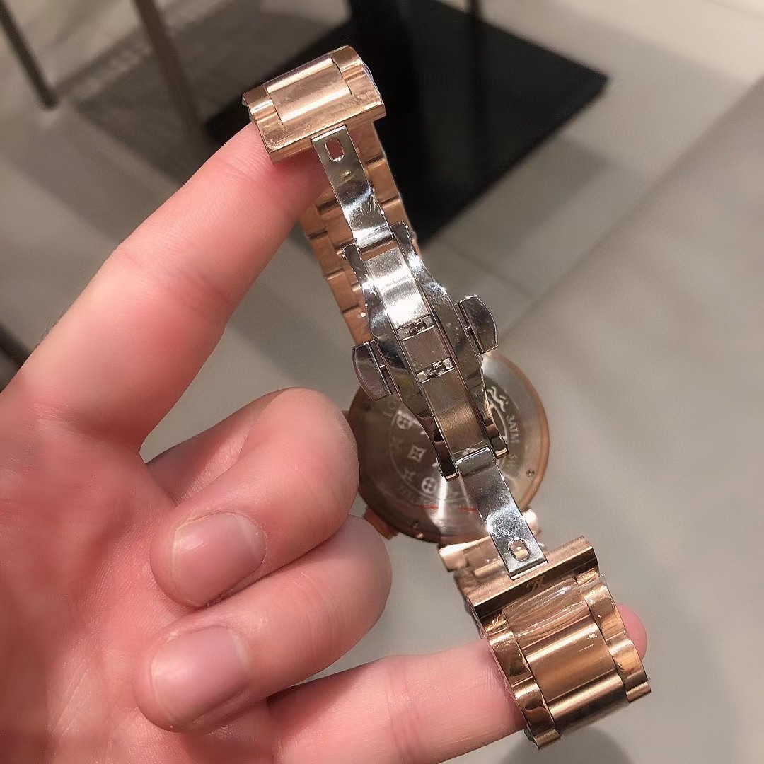 Louis Vuitton-Uhr - EUR FASHION