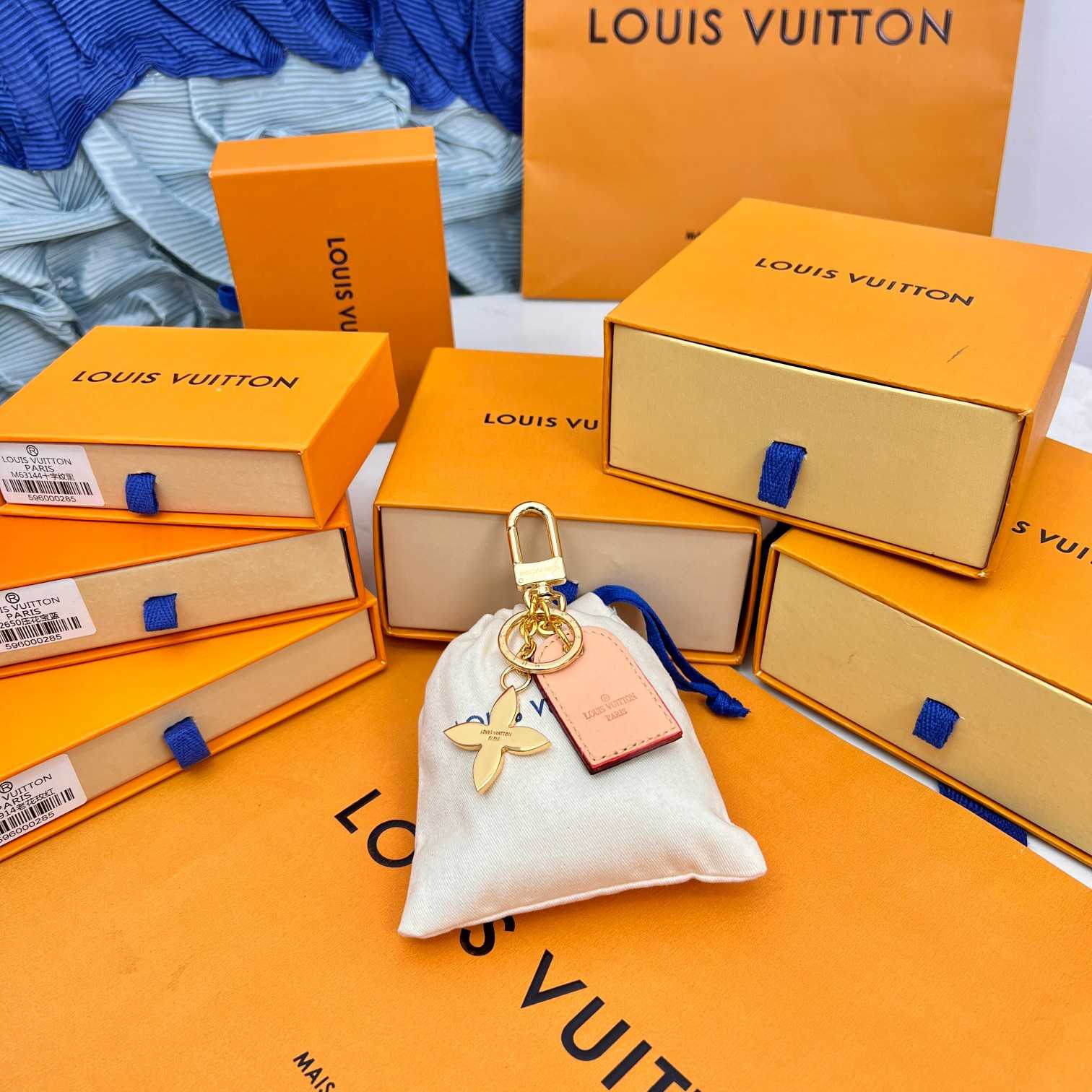 Louis Vuitton LV For You And Me Taschenanhänger und Schlüsselhalter M00833 - EUR FASHION