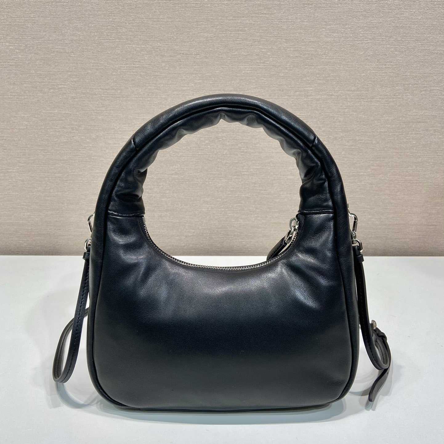 Prada Minitasche aus weich gepolstertem Nappaleder - EUR FASHION