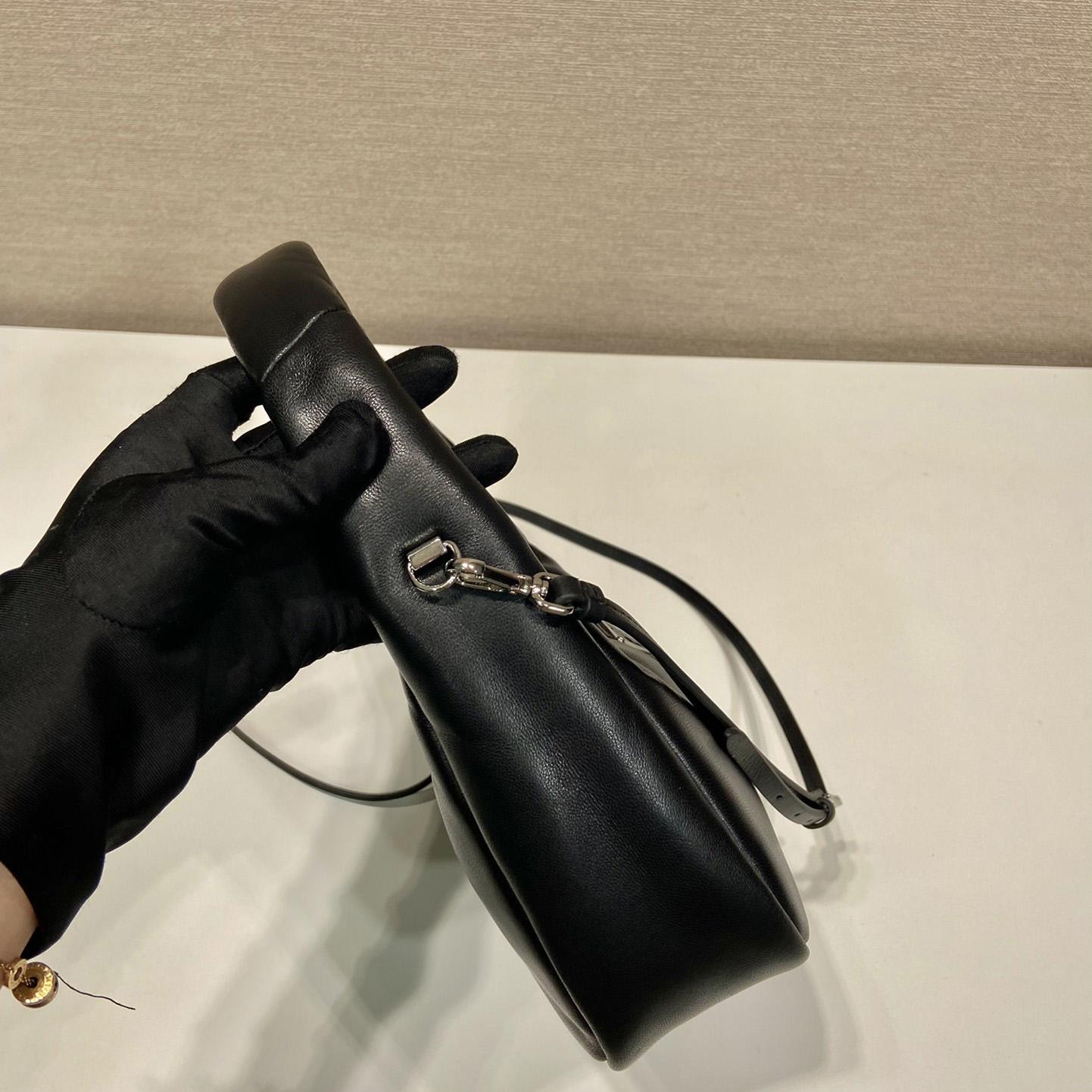 Prada Minitasche aus weich gepolstertem Nappaleder - EUR FASHION