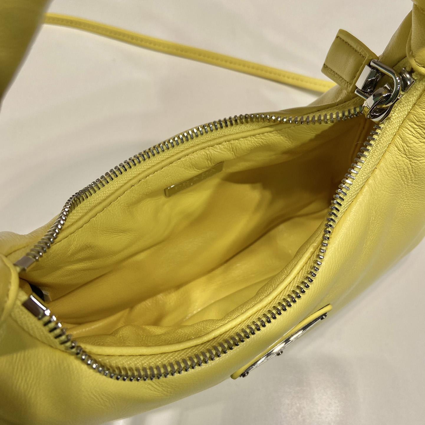Prada Minitasche aus weich gepolstertem Nappaleder - EUR FASHION