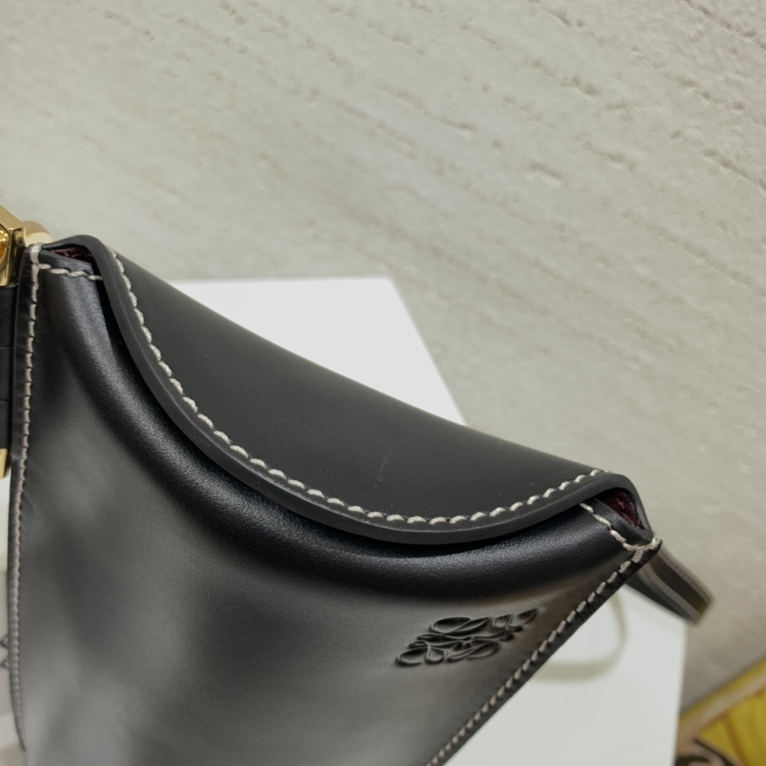 Loewe Gate Pocket aus weichem Kalbsleder - EUR FASHION