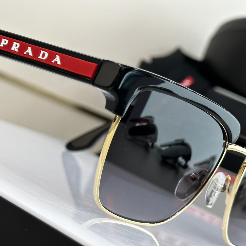 Prada Linea Rossa Sonnenbrille SPR08X - EUR FASHION