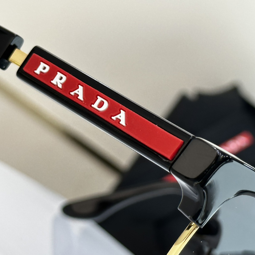 Prada Linea Rossa Sonnenbrille SPR08X - EUR FASHION