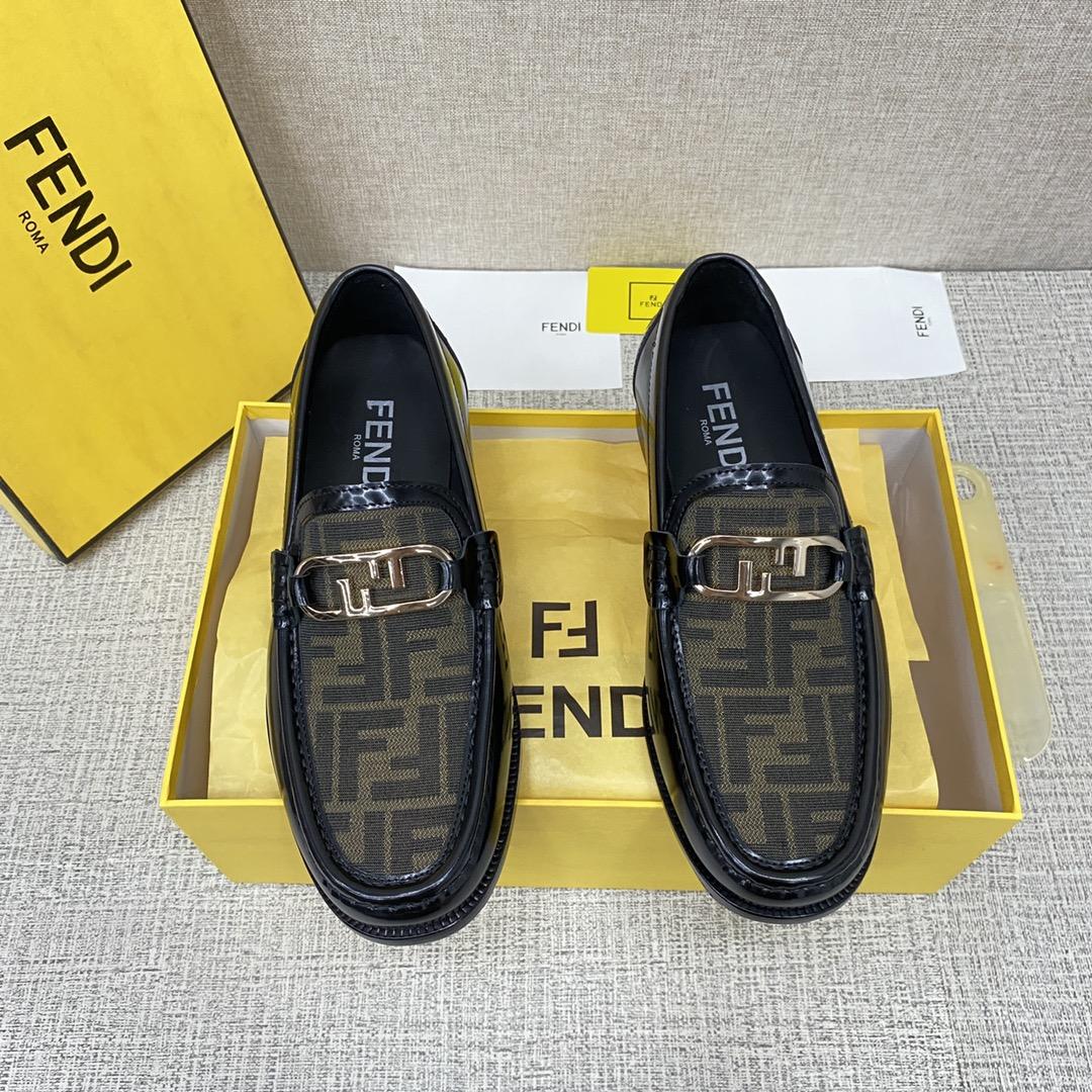 Fendi O-Lock-Loafer - EUR FASHION