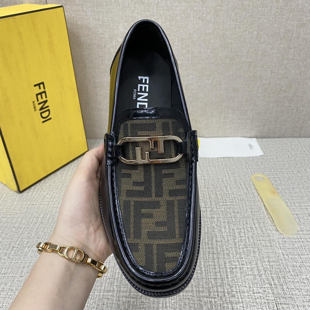Fendi O-Lock-Loafer - EUR FASHION