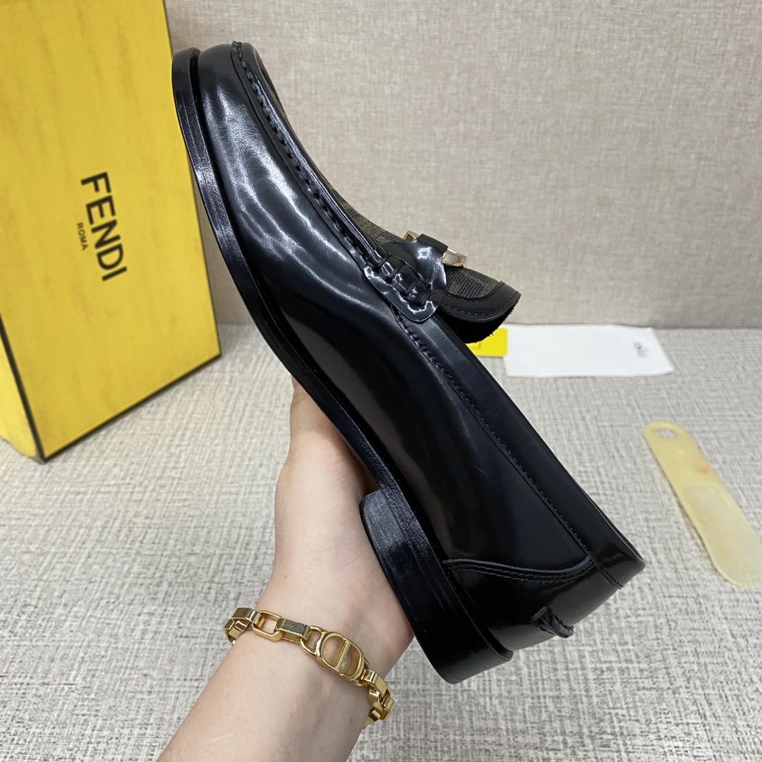 Fendi O-Lock-Loafer - EUR FASHION