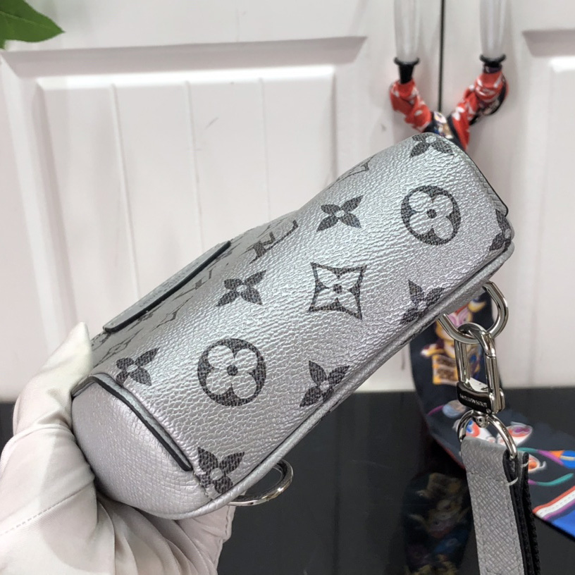Louis Vuitton Outdoor-Schultertasche (13–21–5 cm) M30833 - EUR FASHION