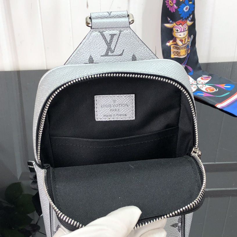 Louis Vuitton Outdoor-Schultertasche (13–21–5 cm) M30833 - EUR FASHION