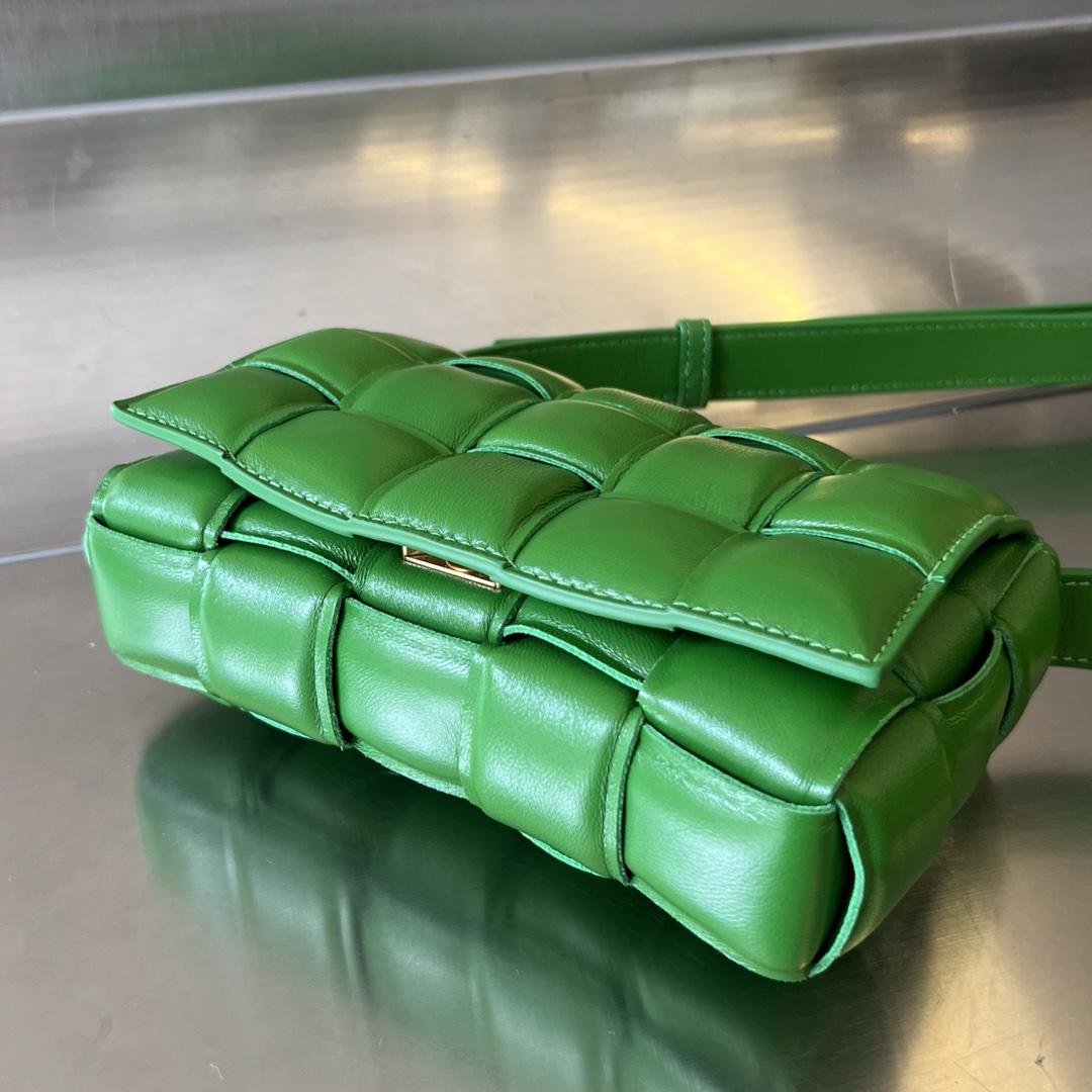 Kleine gepolsterte Kassette von Bottega Veneta - EUR FASHION