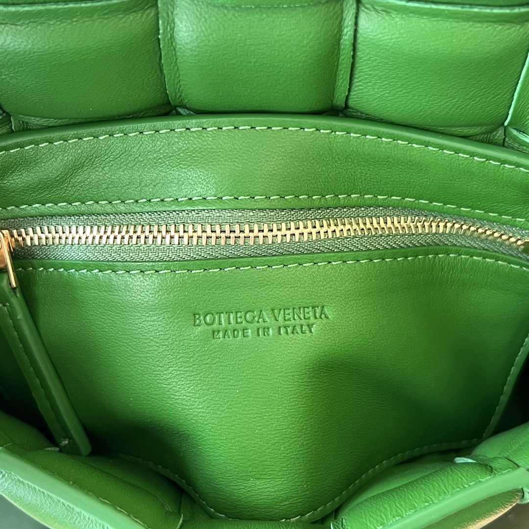 Kleine gepolsterte Kassette von Bottega Veneta - EUR FASHION