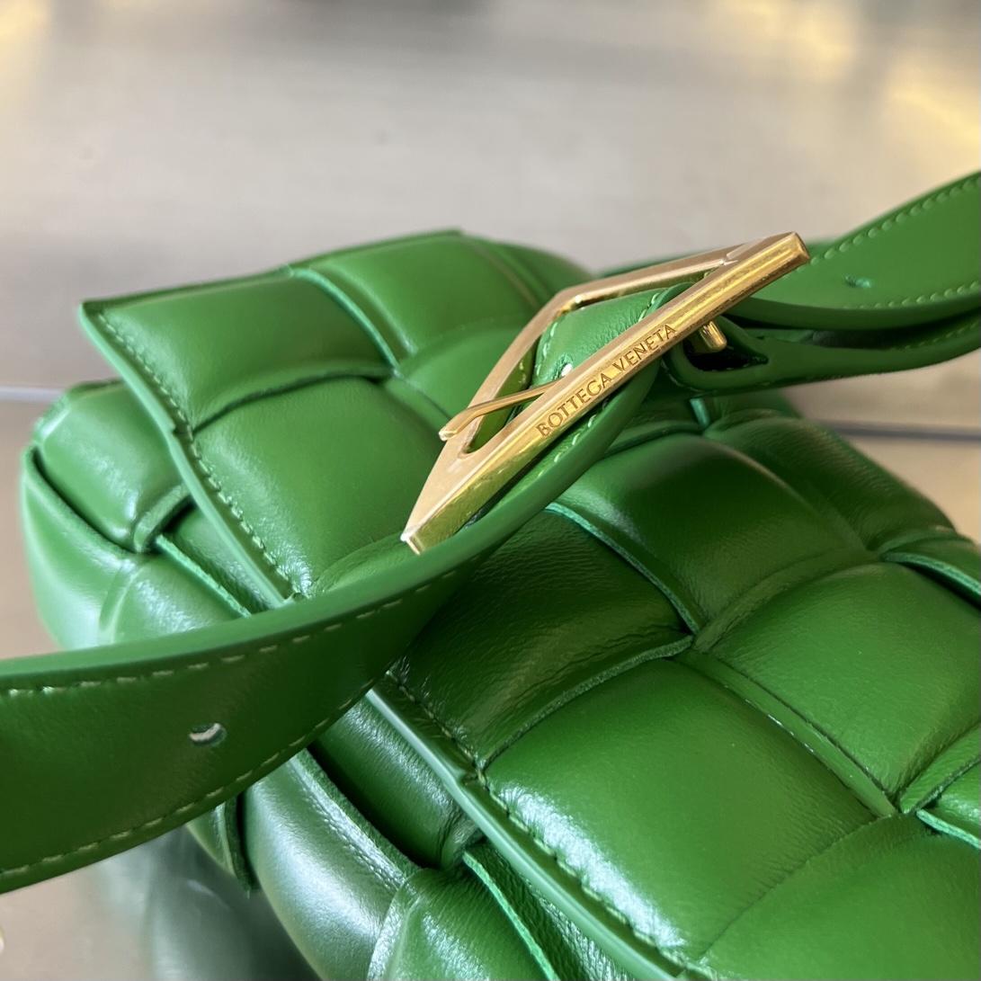 Kleine gepolsterte Kassette von Bottega Veneta - EUR FASHION