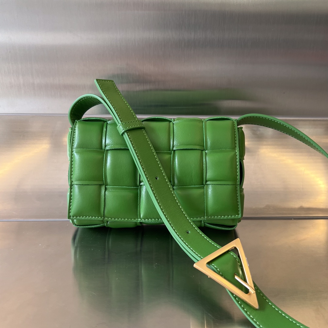 Kleine gepolsterte Kassette von Bottega Veneta - EUR FASHION