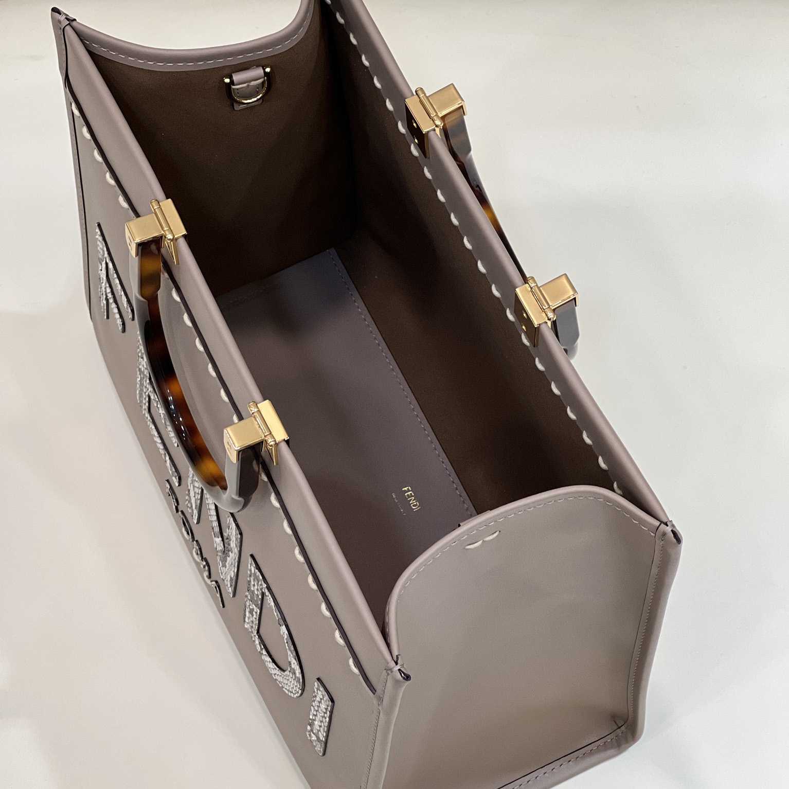 Fendi Sunshine Mittelgroßer Shopper aus beigem Leder und Elaphe - EUR FASHION