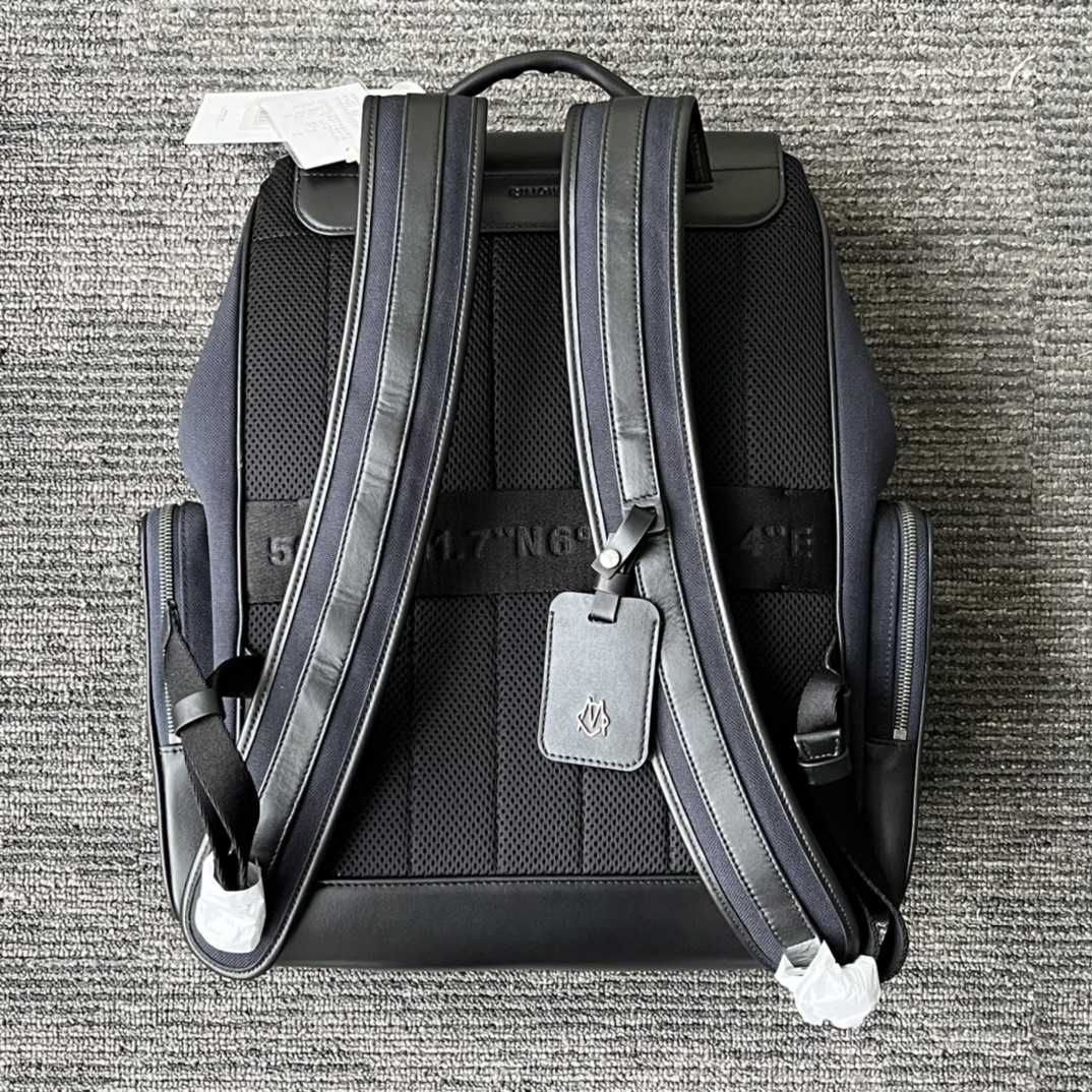 Rimowa Rucksack mit Klappe, groß (44–37–16 cm) - EUR FASHION