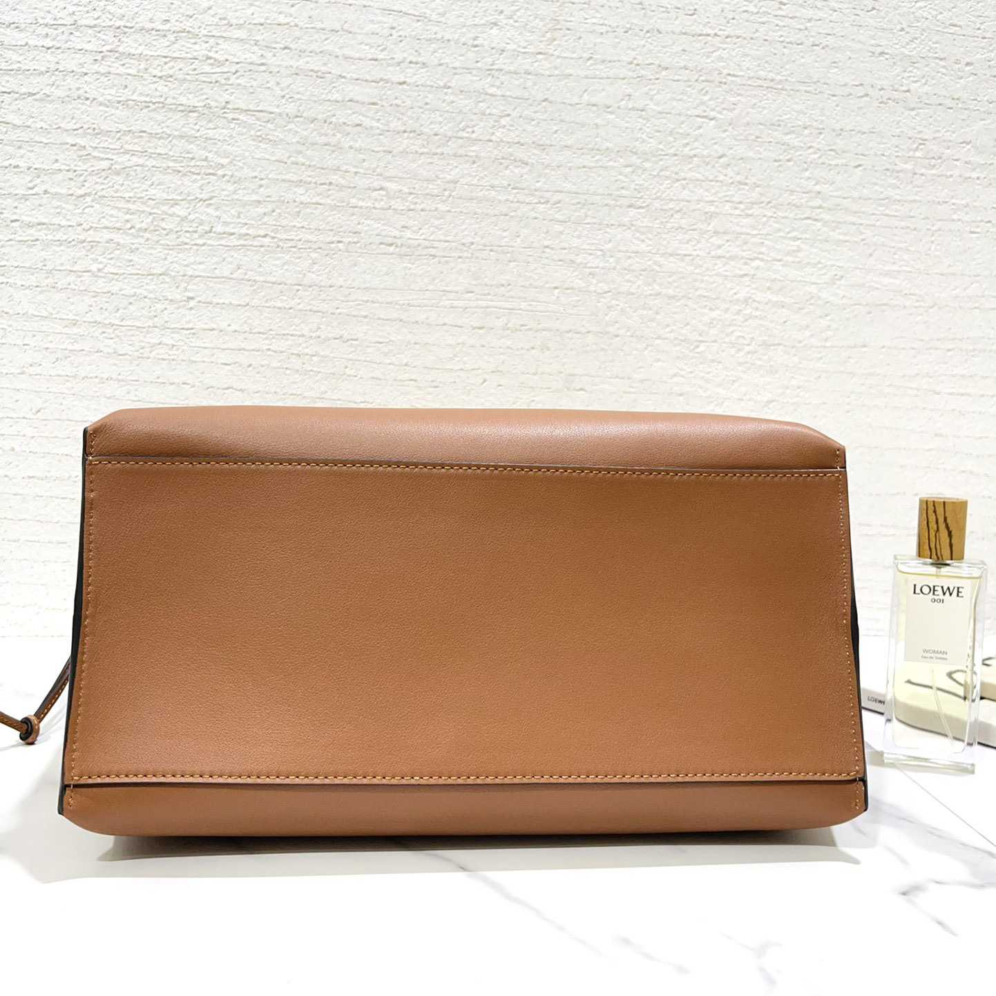 Loewe Cubi Umhängetasche aus geschmeidigem, glattem Kalbsleder und Jacquard - EUR FASHION