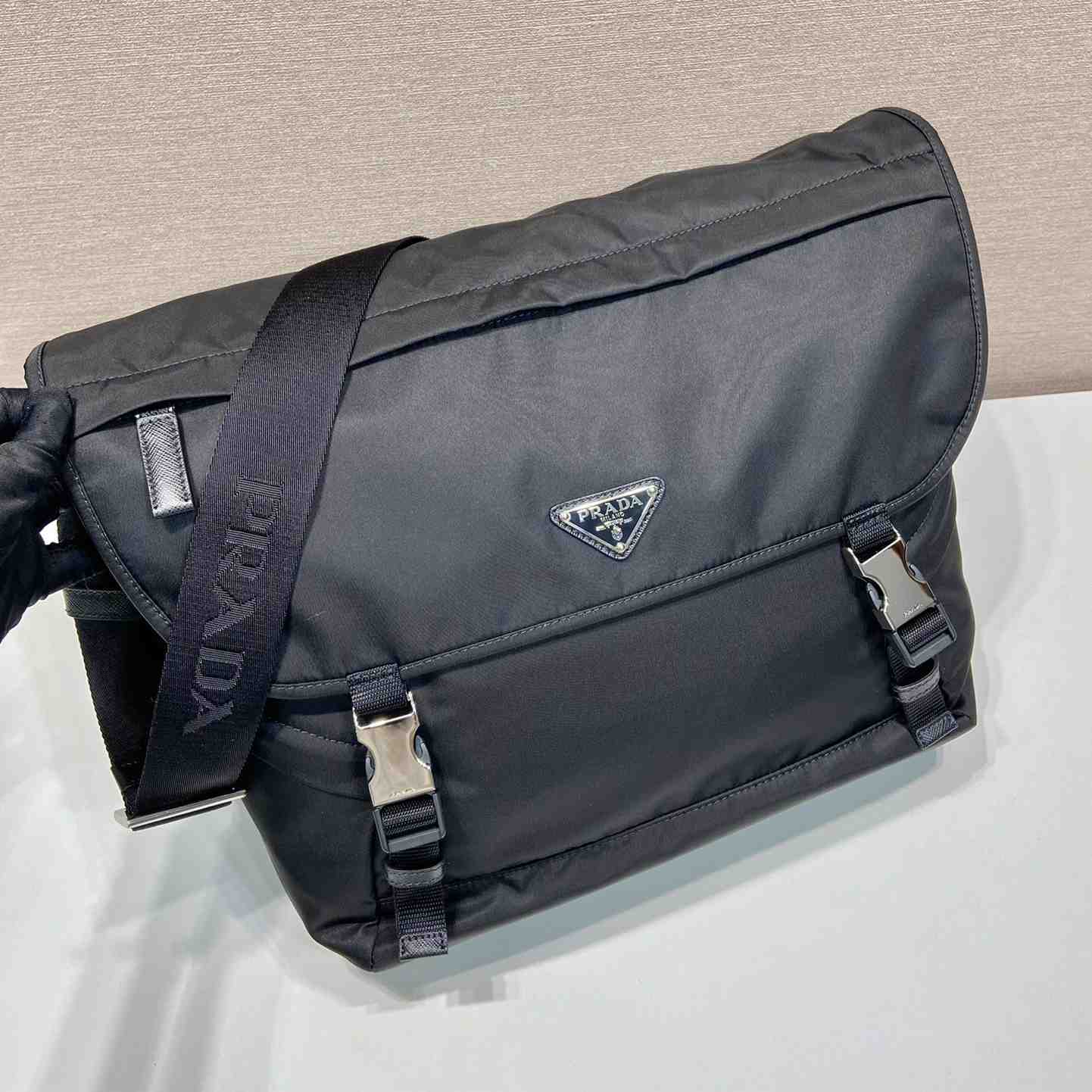 Prada Umhängetasche aus Re-Nylon und Saffiano - EUR FASHION
