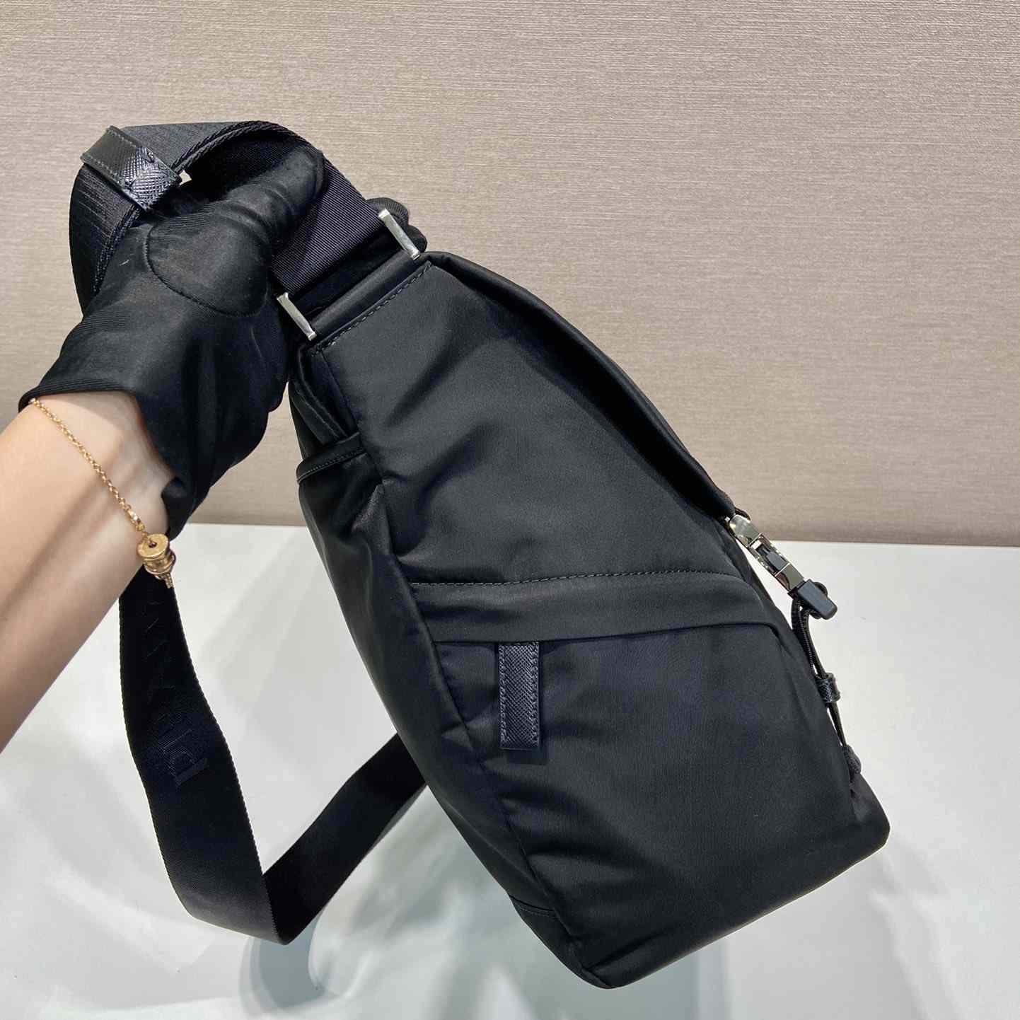 Prada Umhängetasche aus Re-Nylon und Saffiano - EUR FASHION