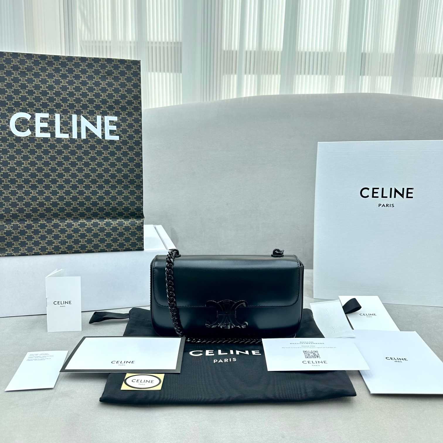 Celine Chain Umhängetasche Triomphe aus glänzendem Kalbsleder - EUR FASHION