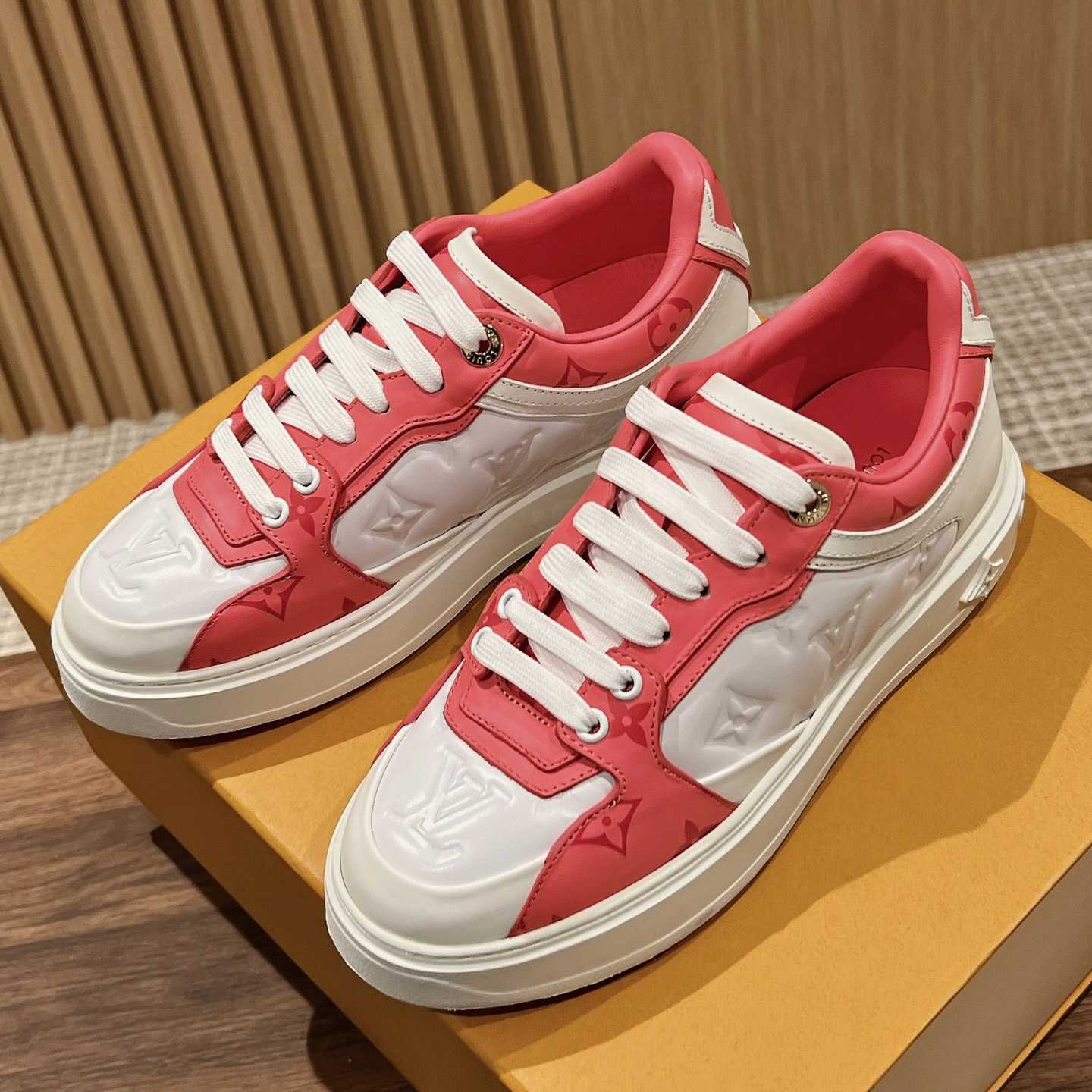 Louis Vuitton Time Out Sneaker (in britischer Größe) 1AB33N - EUR FASHION