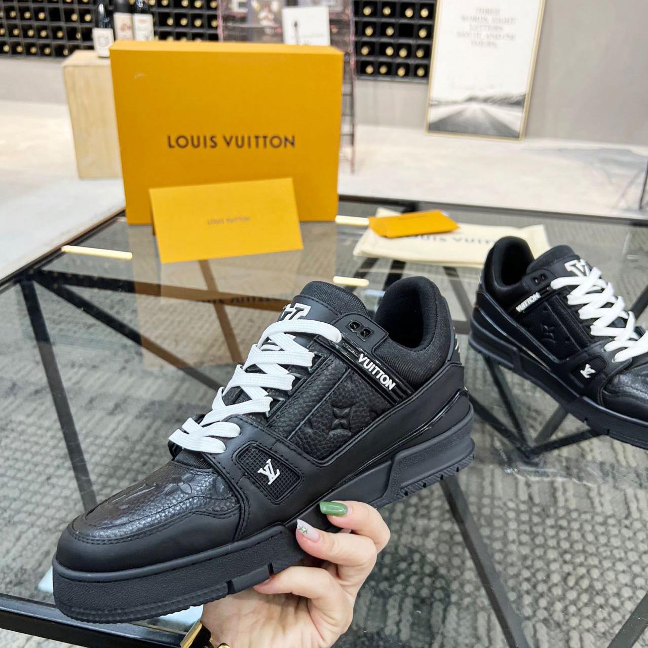 Louis Vuitton Trainer Sneaker (in britischer Größe) - EUR FASHION